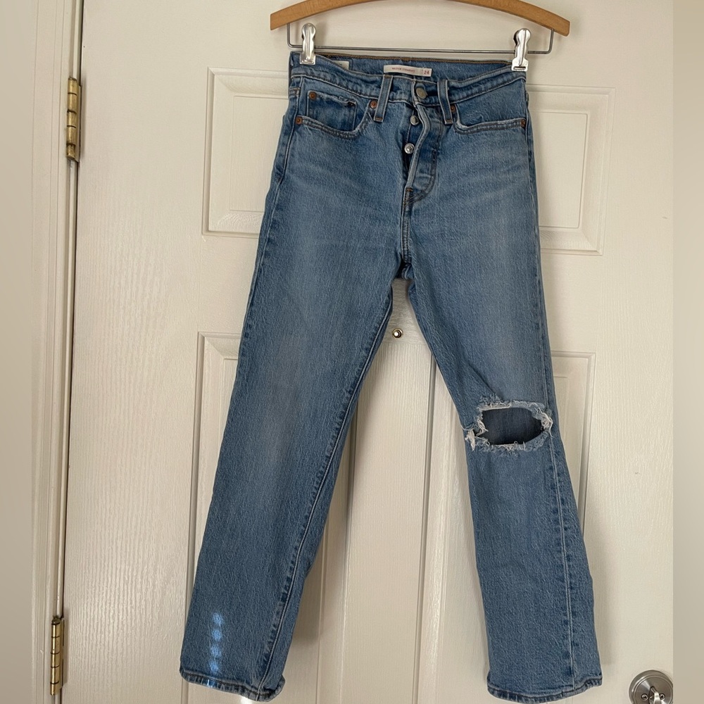 LEVI’S Premium Wedgie Straight Leg Jean - Light blue wash